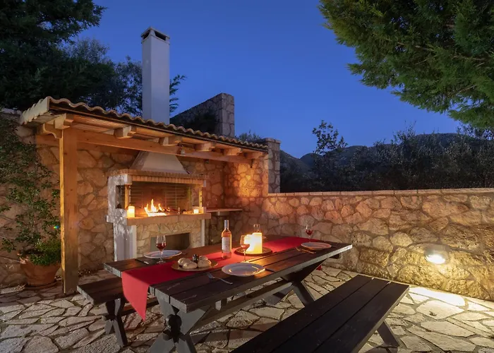 Villa Piedra Acharavi Akharavi