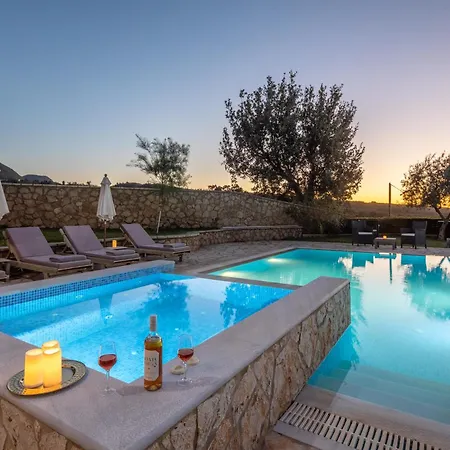 Piedra Acharavi 别墅