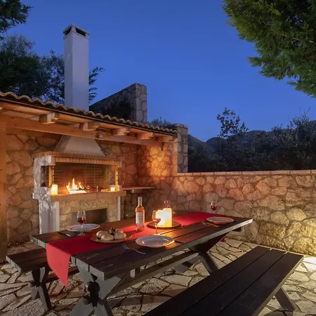 别墅 Piedra Acharavi 阿查拉维