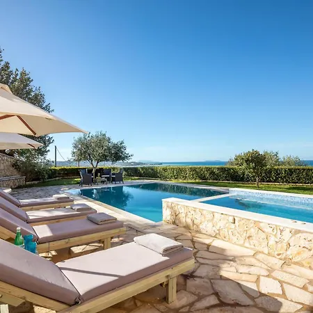 Piedra Acharavi 别墅