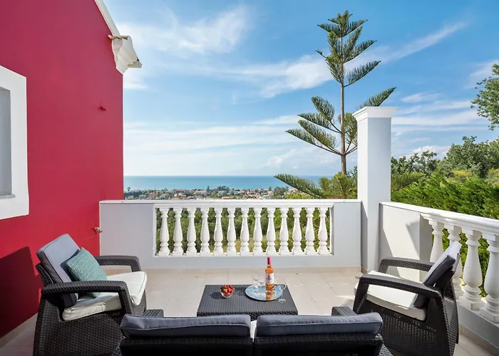 Piedra Acharavi Villa *